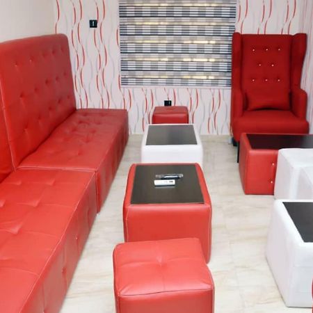 City Nest Hotel Ogombo Exterior photo